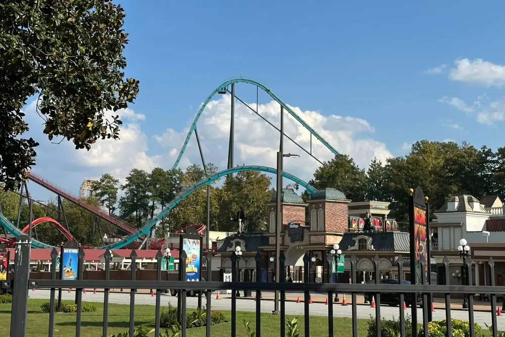 Six Flags, ABD'deki ölümlü kaza sonrası hız trenlerine emniyet kemeri ekliyor