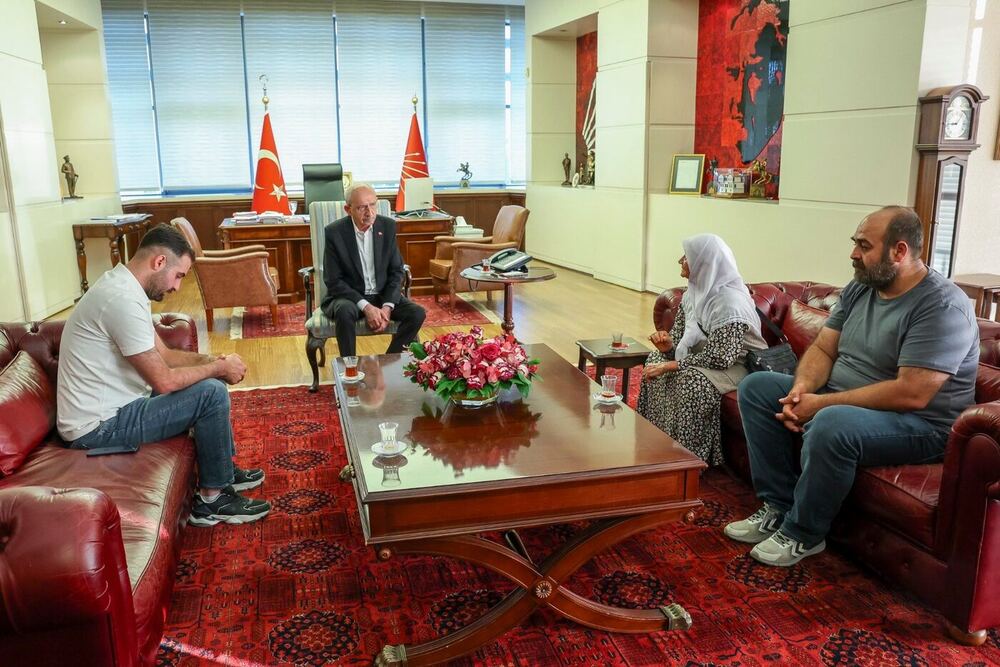 Kemal Kılıçdaroğlu Narin Güran'ın Ailesini Kabul Etti