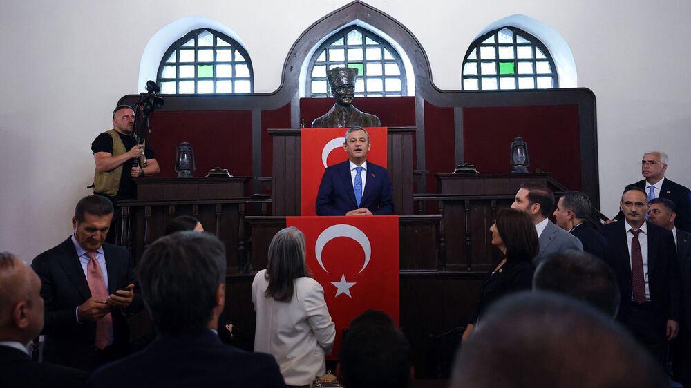 CHP'den Yeni Parti'ye Geçişler Devam Edecek