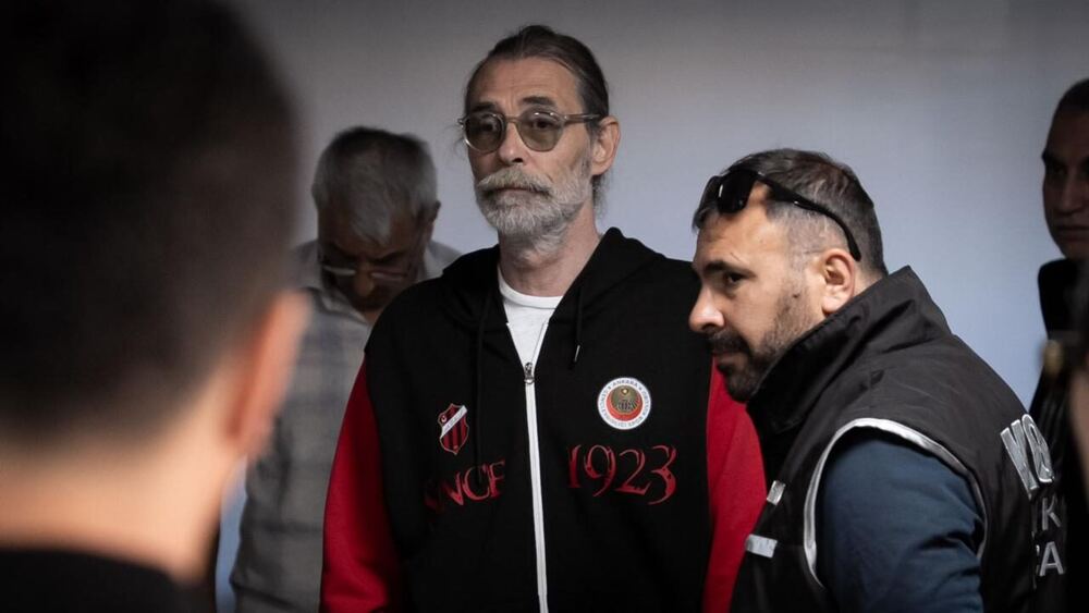 Erdal Beşikcioğlu Tutuklandı
