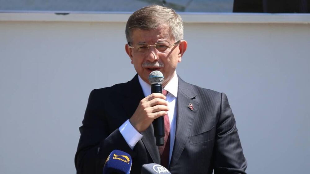 Ahmet Davutoğlu bugün şüpheli sıfatıyla ifade verecek
