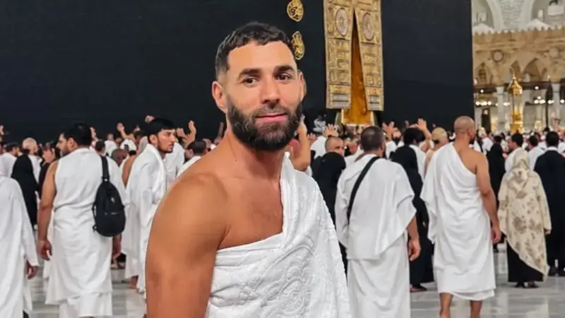 Karim Benzema’nın Kabe Ziyareti Sosyal Medyada Binlerce Beğeni Aldı