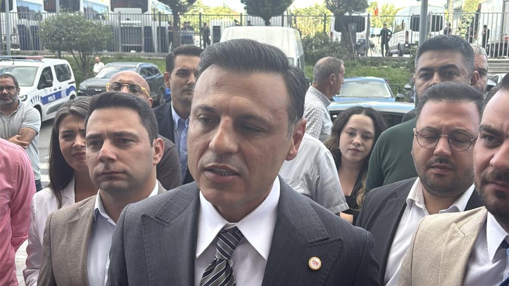 Yeni Parti İstanbul İl Başkanı Özgür Çelik İfade Vermek Üzere Adliyeye Geldi