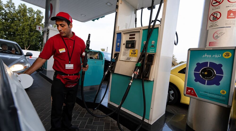 İran’da günlük benzin açığı 40 milyon litre, ithalata yöneliyor