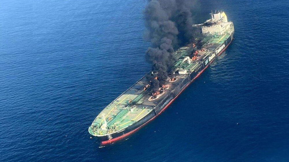 İran Devrim Muhafızları Hürmüz Boğazı'nda Togo Bayraklı Tankeri Vurdu