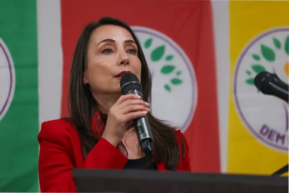 DEM Parti Erzurum Kongresi'nde Hatimoğulları: Barış süreci altın tepsiyle sunulmayacak
