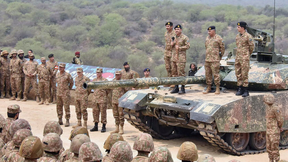 Pakistan, Suudi Arabistan’a Asker ve Mühimmat Sevk Ettiğini Doğruladı