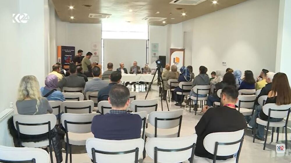 Diyarbakır’da “Kürt Dilinin Özellikleri” Paneli Gerçekleştirildi