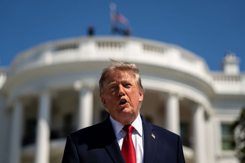 Trump, Fransa'ya Göçmenleri Sorumlu Tutup Sınırları Kapatma Çağrısı Yaptı