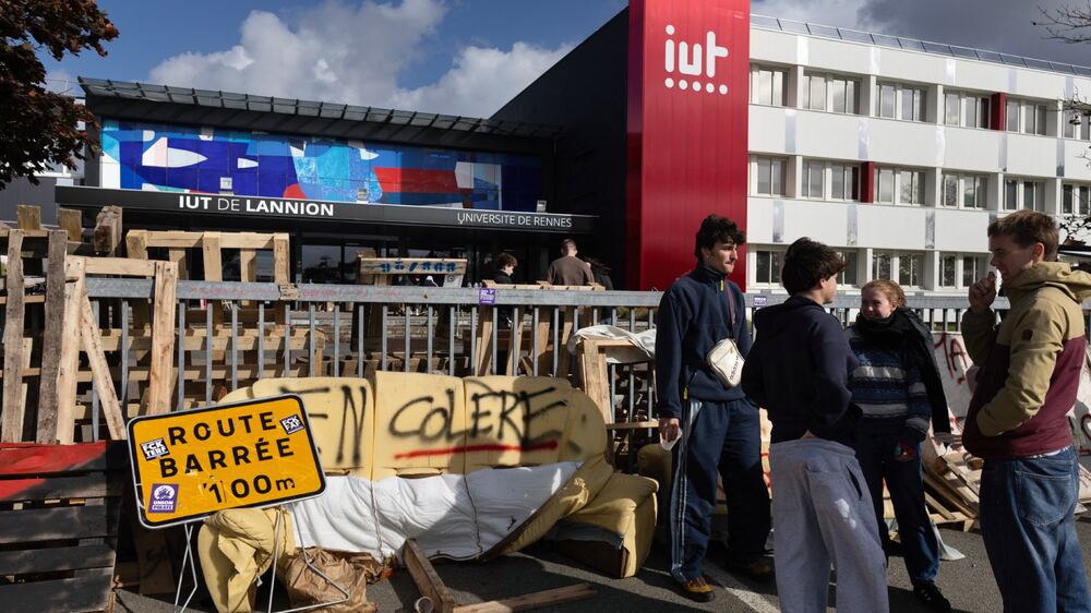 Fransa'nın Lyon kentinde protesto gösterileri yasaklandı