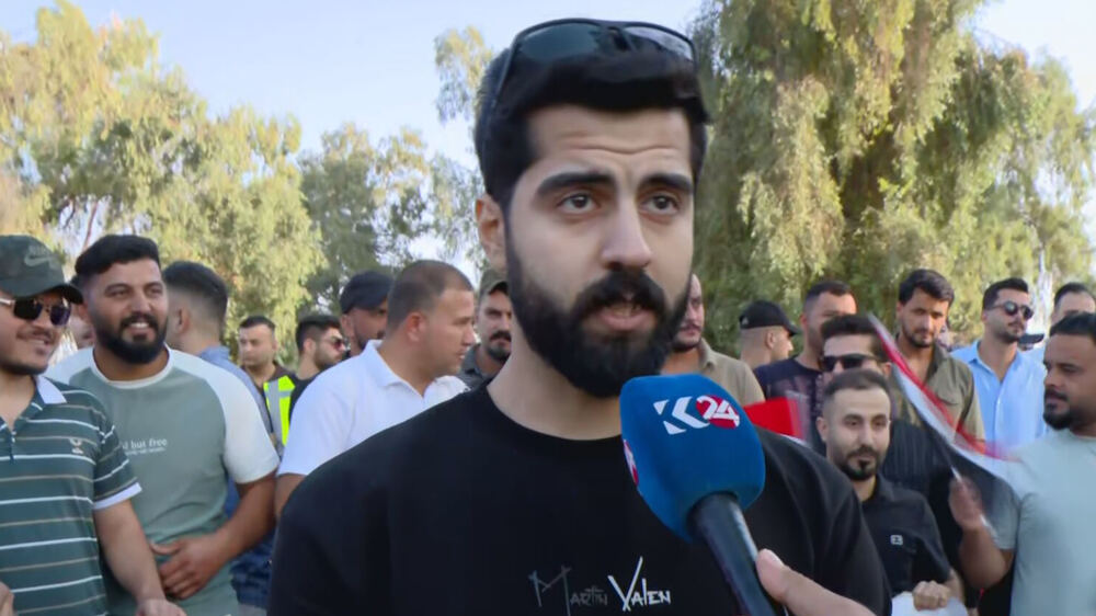 Kerkük'te petrol rafinerisi çalışanları maaşları ve işe iade için eylem yaptı
