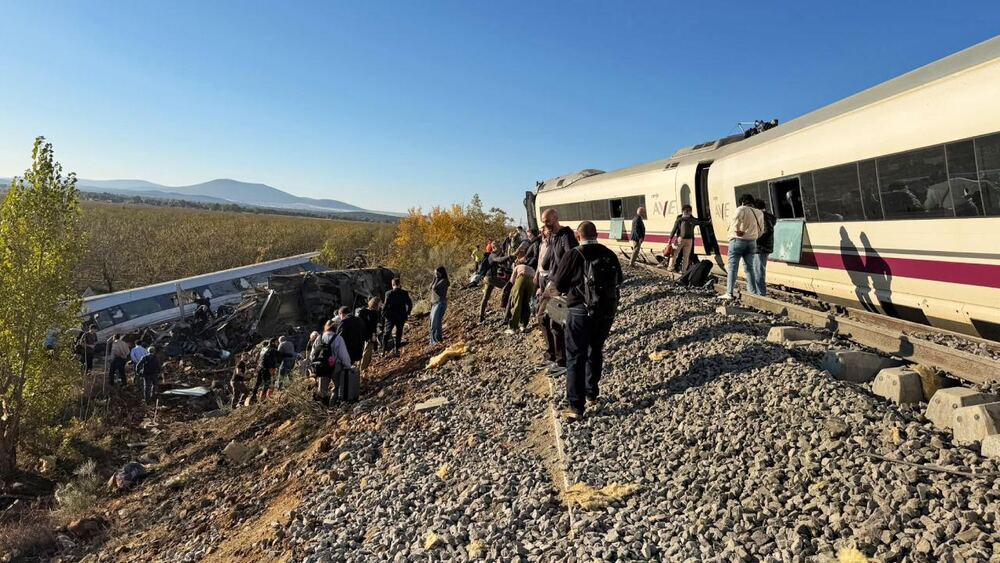 İspanya’da iki yüksek hızlı tren çarpıştı, en az 10 ölü