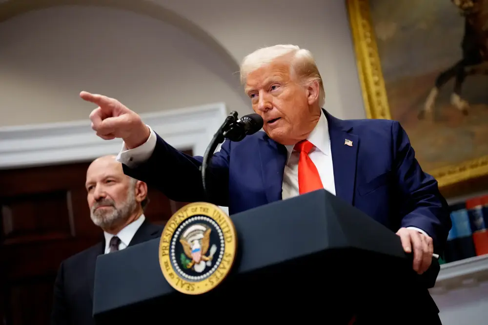 Trump Yapay Zekanın Gelişiminin Yavaşlatılmasına İzin Vermeyeceğini Açıkladı
