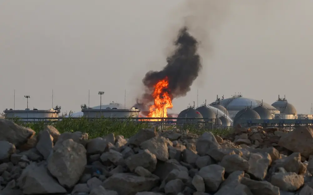 Suudi Arabistan öncülüğündeki koalisyon Sana yakınındaki petrol tesisini vurdu