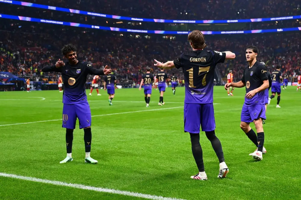 Barcelona, Galatasaray'ı 4-1 mağlup ederek zirveye yerleşti