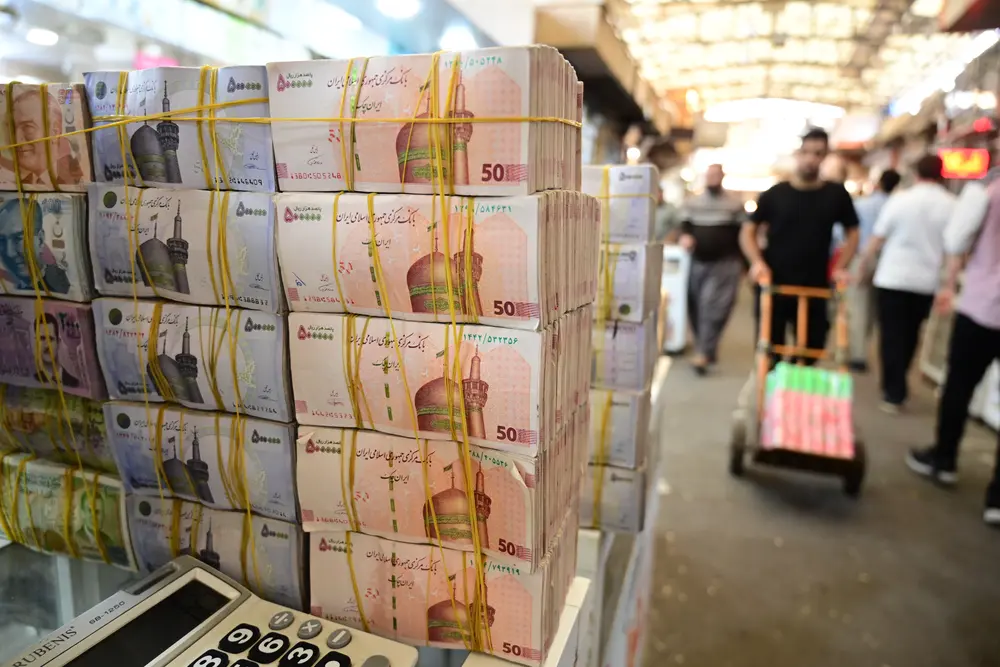 Dolar tümen karşısında geriledi: 1 dolar 264 bin 300 tümen