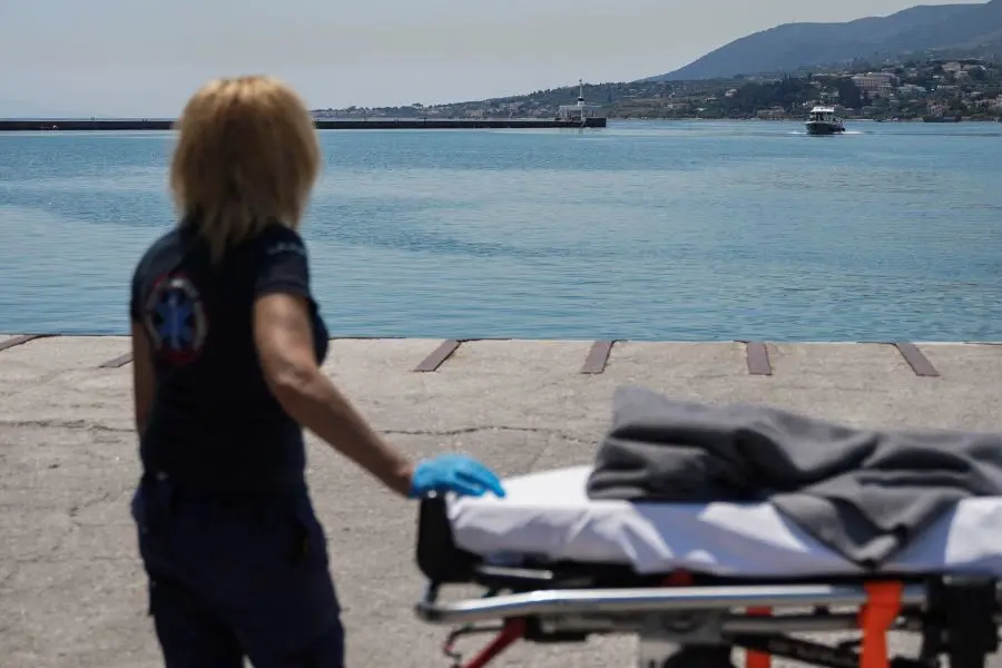 Ege Denizi'nde iki ayrı teknenin batması sonucu 12 göçmen hayatını kaybetti