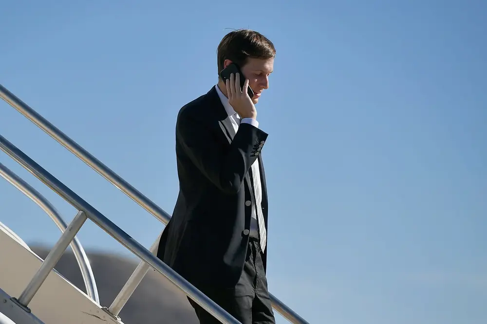 Yeni bir kitap: Jared Kushner'in telefonu hacklendi ve milyonlarca dolar aldı