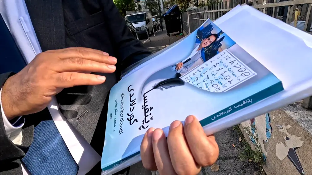 Almanya'da Yaşayan Kürt Akademisyen Kürtçe İçin Özel Alfabe Geliştirdi