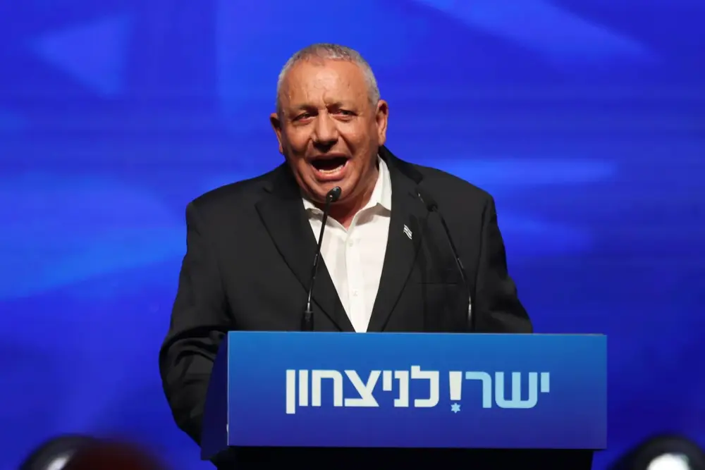 İsrail'de seçim öncesi Eisenkot birlik sözü verdi, Netanyahu rakibine yüklendi