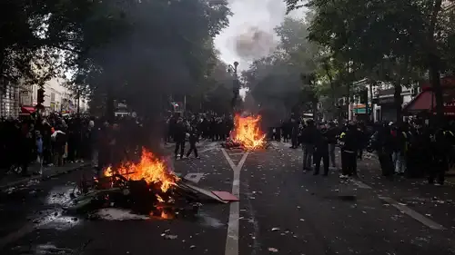 Fransa'da protestolar sonrası Paris ve kuzey kentlerinde sokağa çıkma yasağı