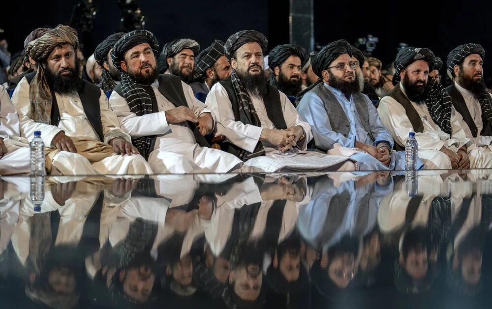 Pakistan, Taliban'a karşı savaşmak için Afganları silahlandırdığı iddialarını reddetti