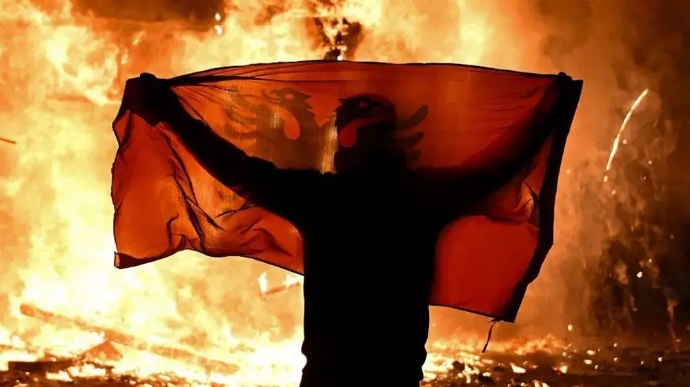 Arnavutluk'ta Hükümet Karşıtı Protestolar Beşinci Gününde Şiddetlendi