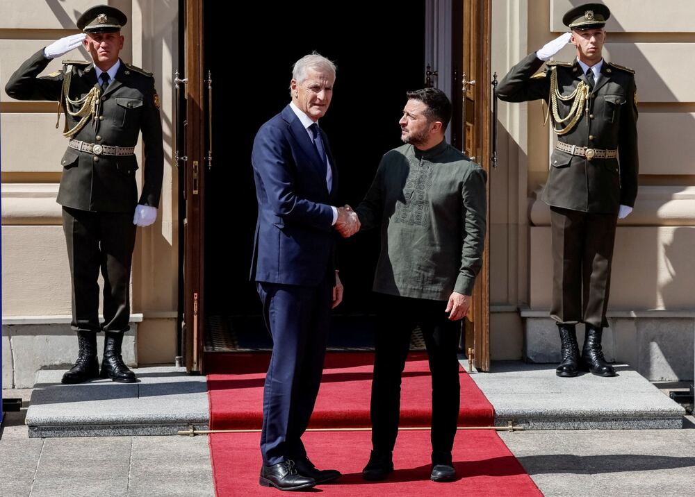 Zelenskyy'nin uçağı Moldovadan kalkarken insansız hava aracıyla teğet geçti