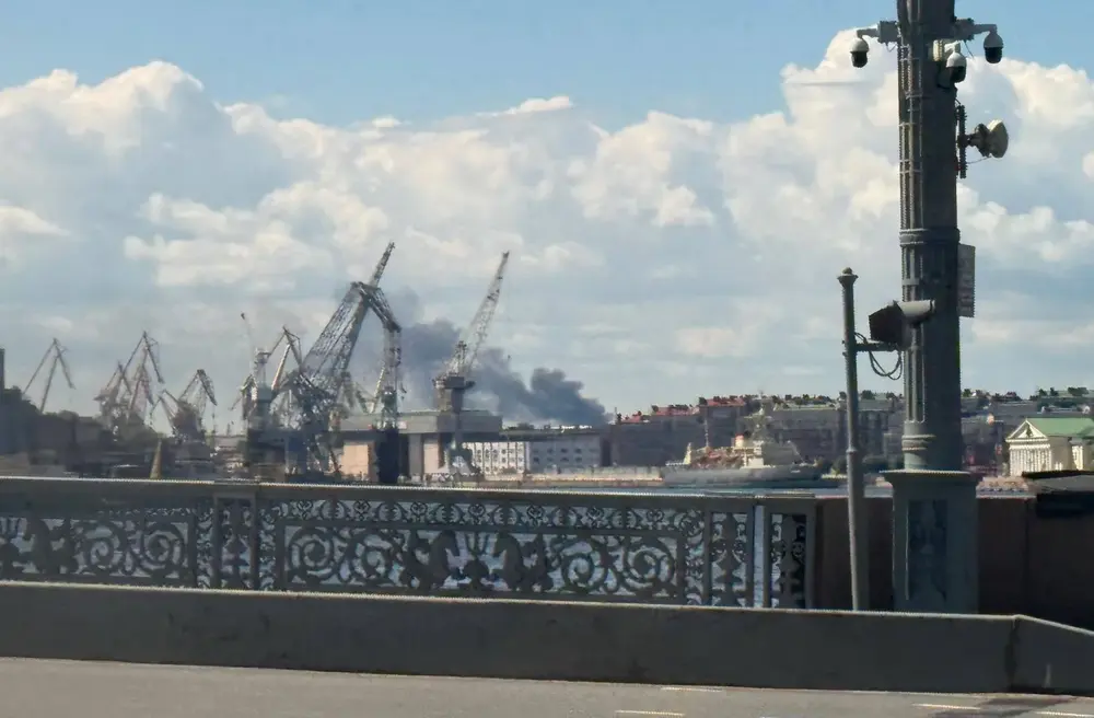 Rusya'nın St. Petersburg kentine düzenlenen İHA saldırısında 1 kişi hayatını kaybetti