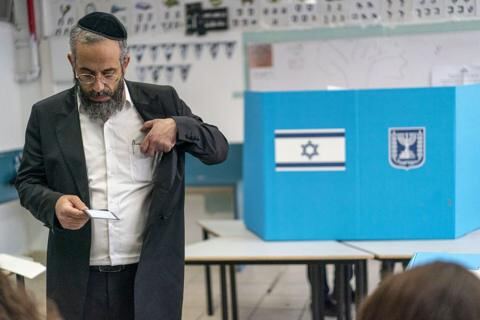 Netanyahu'nun Partisi Likud Seçim Saatlerinin Uzatılmasını Talep Etti