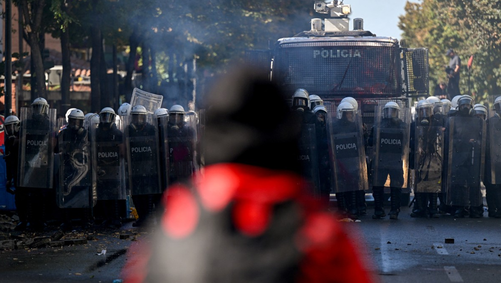 Arnavutluk'ta öğrenci protestoları büyüyor: Polis müdahale etti
