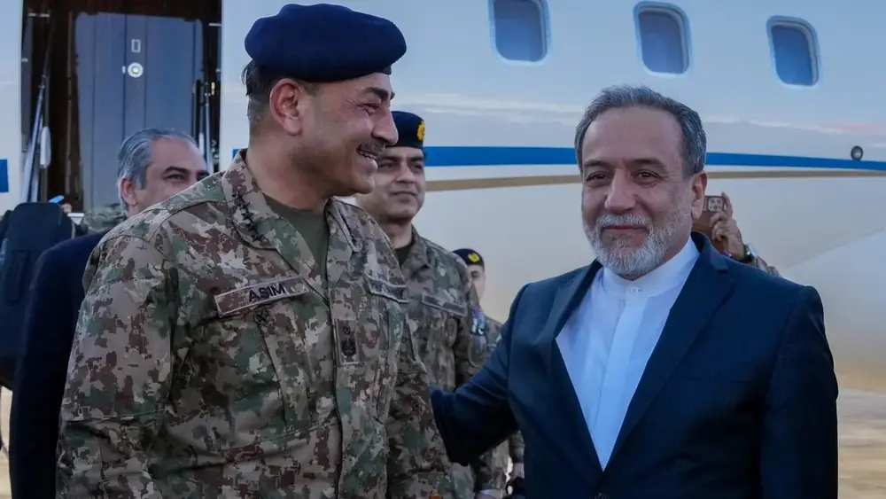 İran Dışişleri Bakanı ve Pakistan Genelkurmay Başkanı Gerilimi Görüşti