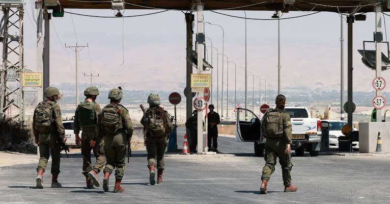 İsrail, El-Halil'e abluka başlattı ve Batı Şeria'yı kapatmaya hazırlanıyor
