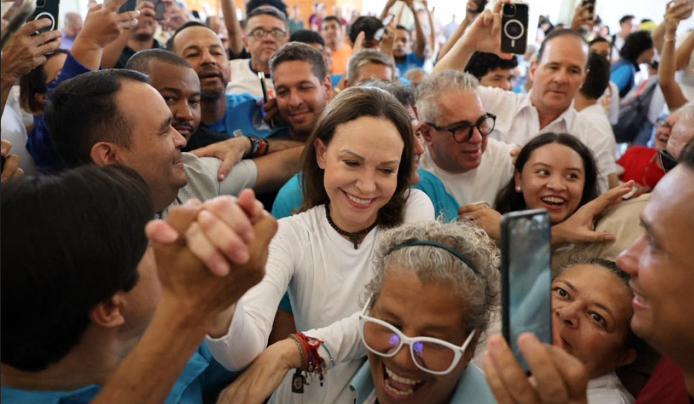 Venezuelalı muhalif lider Maria Corina Machado sürgünden ülkesine döndü