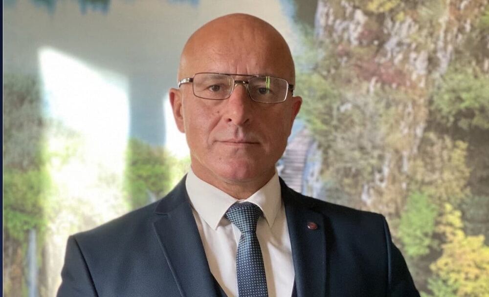 Hejar Şamiloğlu, “Hiç Bilemedik, Nasıl Sevdik Severken” kitabı için imza gününde buluşuyor