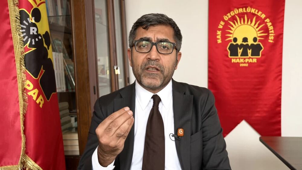 HAK-PAR Genel Başkanı Kaplan, 200 kişilik grubun istifasına ilişkin açıklama yaptı