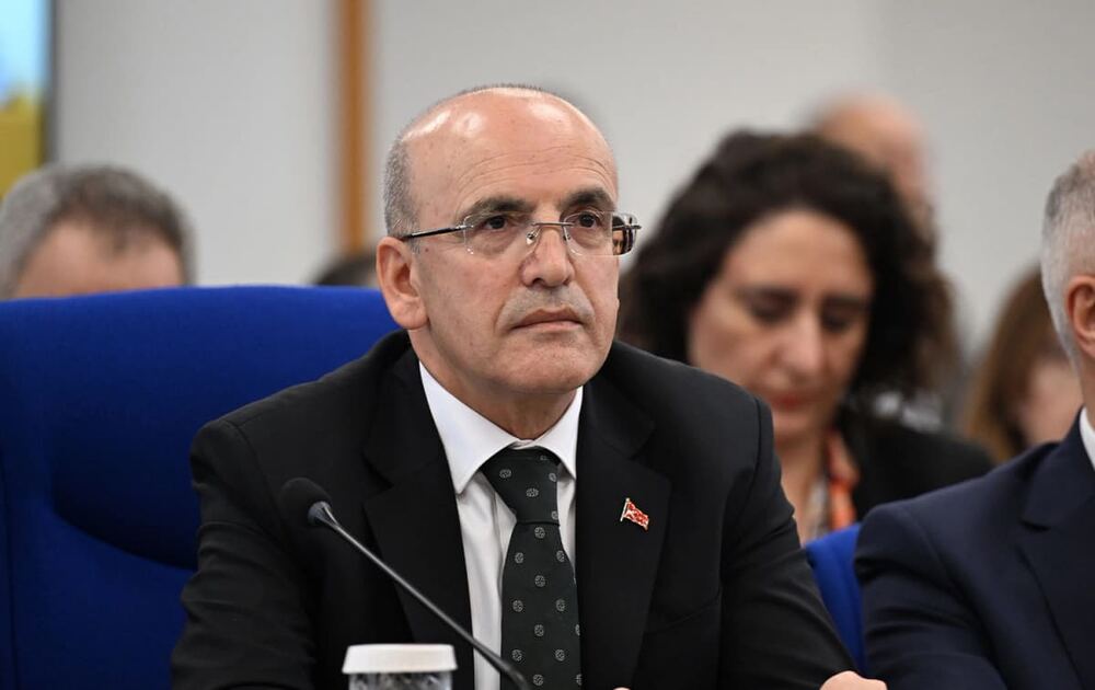 Hazine ve Maliye Bakanı Mehmet Şimşek, istifa iddialarını asılsız olarak nitelendirdi