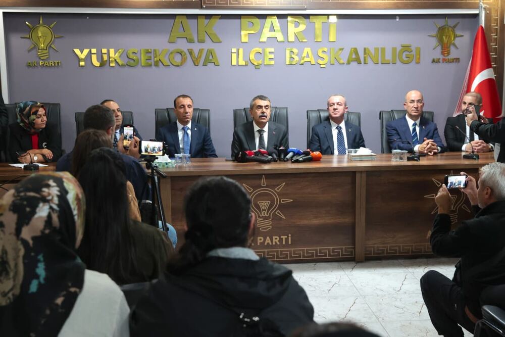 MEB Başkanı Yusuf Tekin, Yüksekova’da Eğitim Güvenliği ve Demokrasi Üzerine Açıklama Yaptı