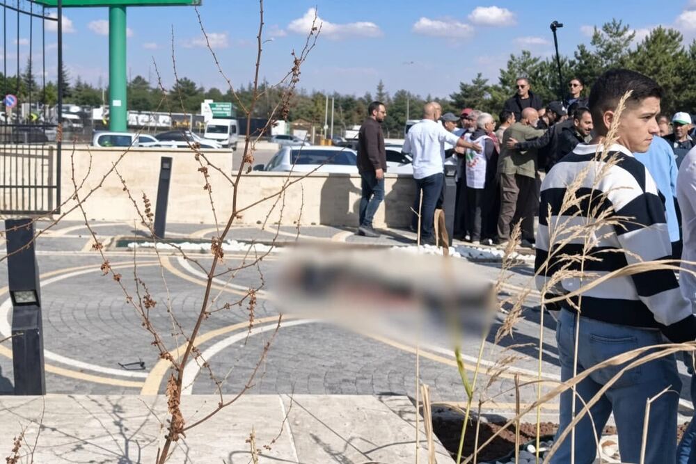 Ankara’da AYM önündeki eylemde emekli polis intihar etti ve hayatını kaybetti