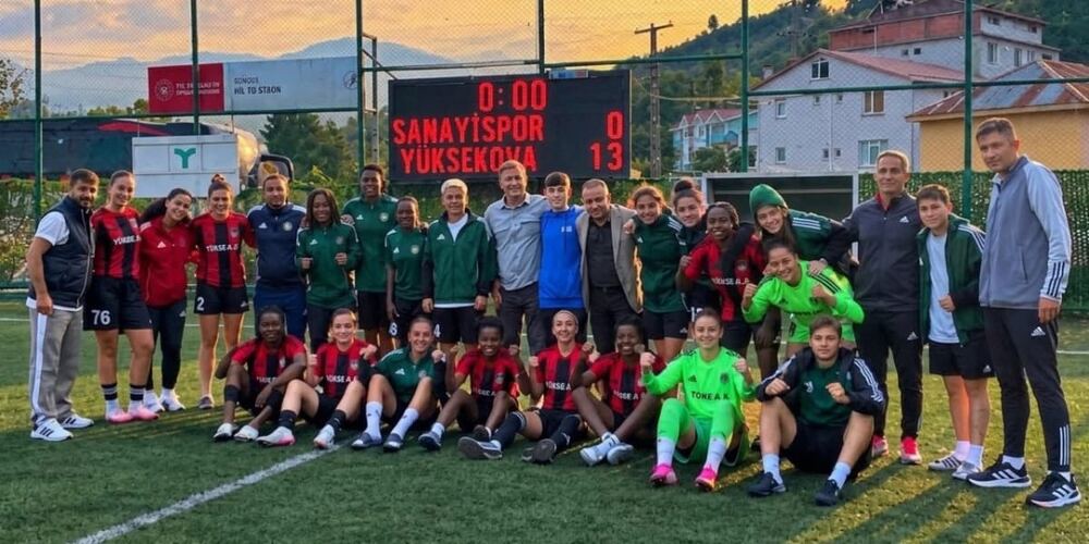 Yüksekovaspor Kadın Futbol Takımı Giresun Sanayispor'u 13-0 Mağlup Etti