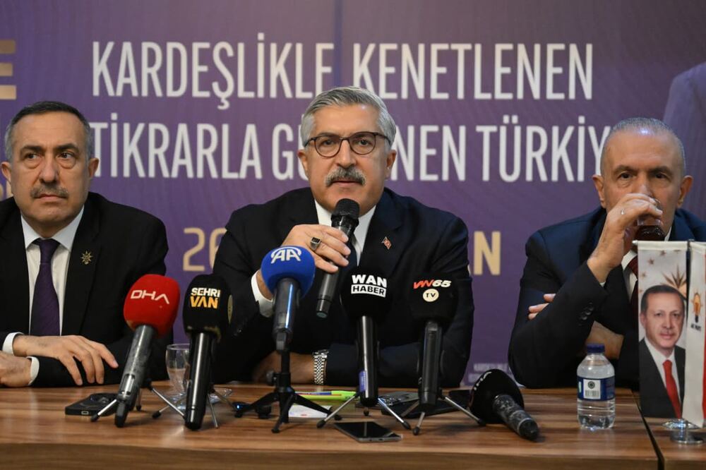 AK Parti Yardımcısı Yayman Van'da 'Silahlar Bırakılacak' Mesajı Verdi