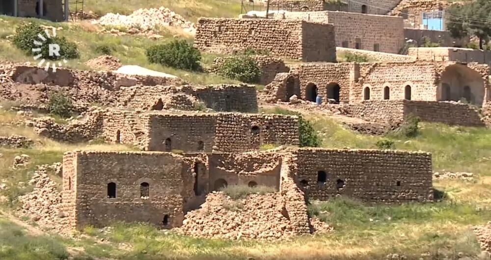Kürt siyasetçiler köy dönüşünü kalıcı barış şartı olarak görüyor