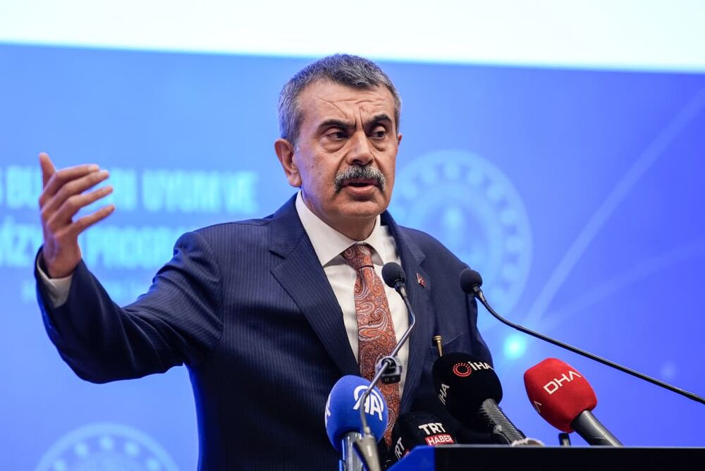 Eğitim Bakanı Tekin: Okul Saldırıları Salgın Haline Geldi, Polis Önlemleri Yetersiz