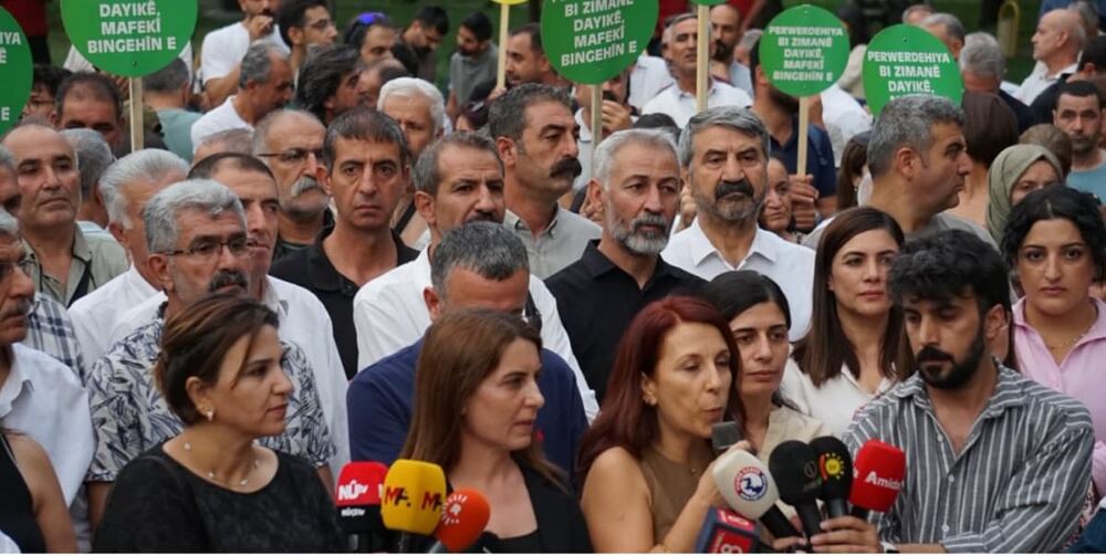 Diyarbakır’da Yürüyüş: Anadilde Eğitim ve Kürtçeye Statü Talebi