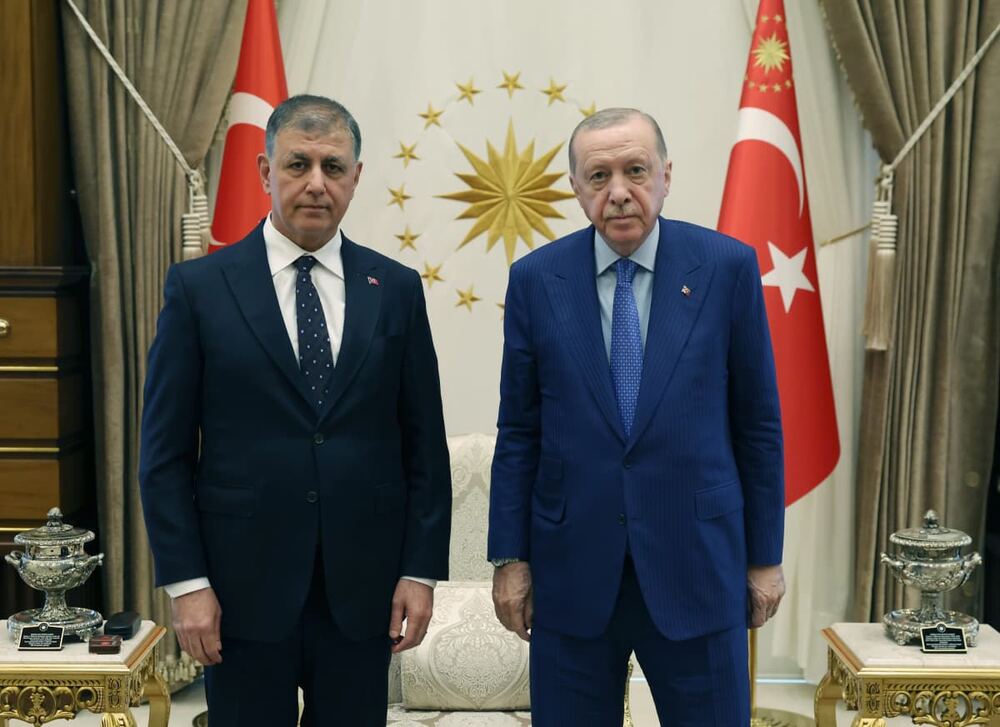 Erdoğan, Beştepe'de CHP'den istifa eden İzmir Büyükşehir Belediye Başkanı Cemil Tugay ile görüştü
