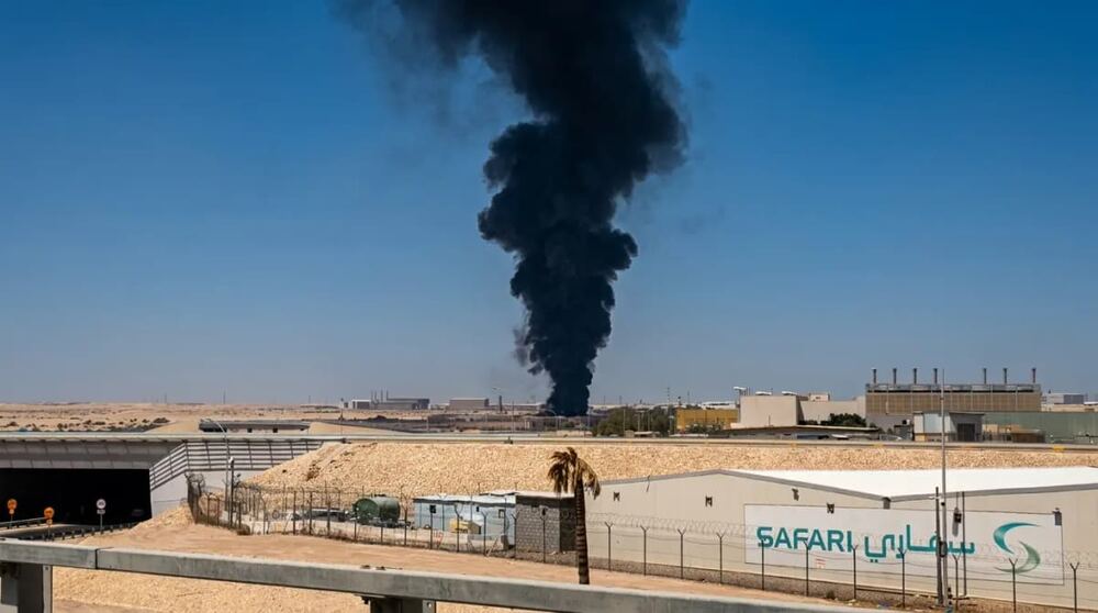 Riyad’da Kral Halid Havalimanı’nda Patlamalar ve Aramco Deposu Yangını