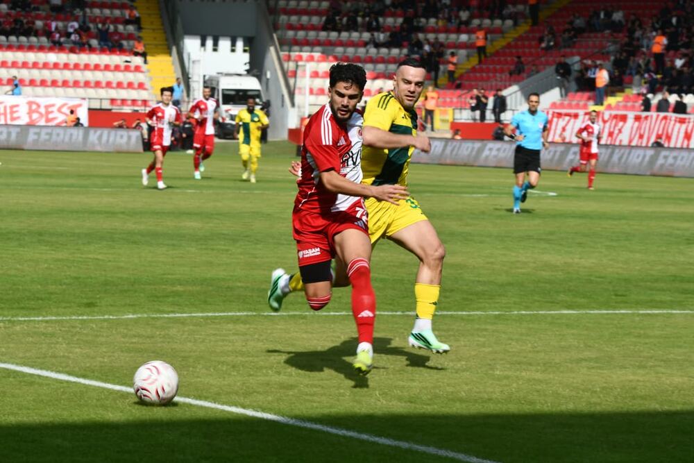 Batman Petrolspor uzatmalarda attığı golle Esenler Erokspor'u 3-2 mağlup etti