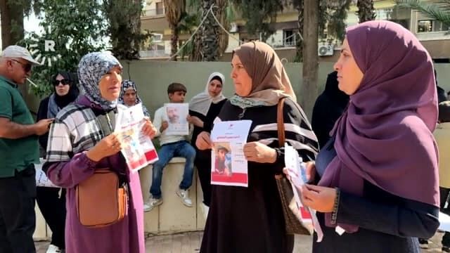 Şam’da İsrail’in tutukladığı Suriyelilerin aileleri BM önünde protesto etti
